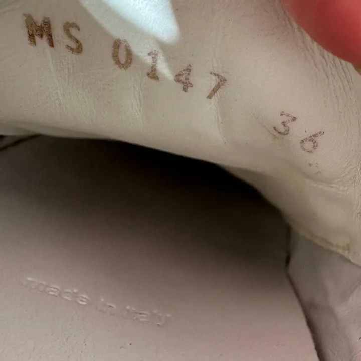 Louis Vuitton Louis Vuitton White Frontrow Sneakers for Women -2508 Size US 6 / IT 36 - 8 Thumbnail