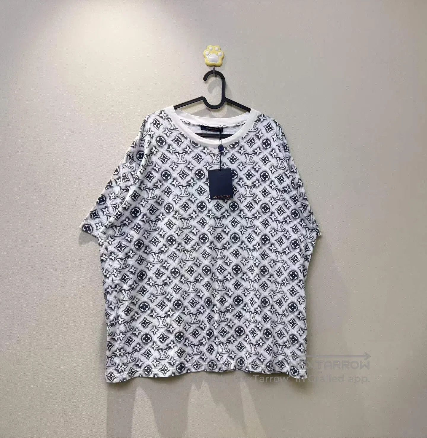 Louis Vuitton Louis Vuitton size 4L Black and White Graffiti Full Logo S Size US S / EU 44-46 / 1 - 1 Thumbnail