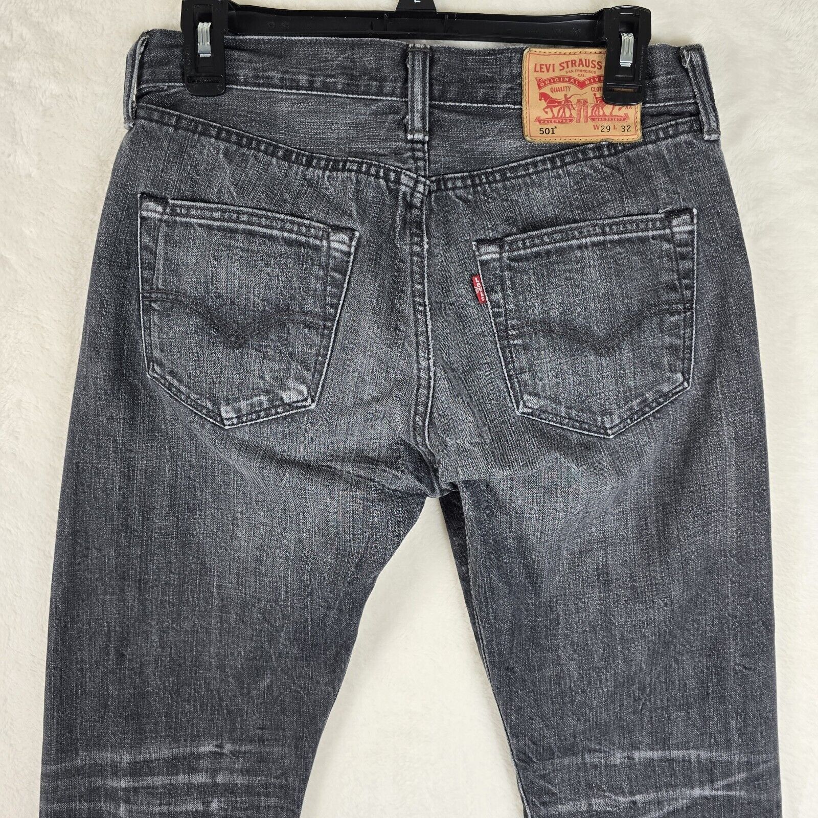 Levi's Levis Jeans Mens 29x32 Black 501 Straight Button Fly Size US 29 - 9 Thumbnail