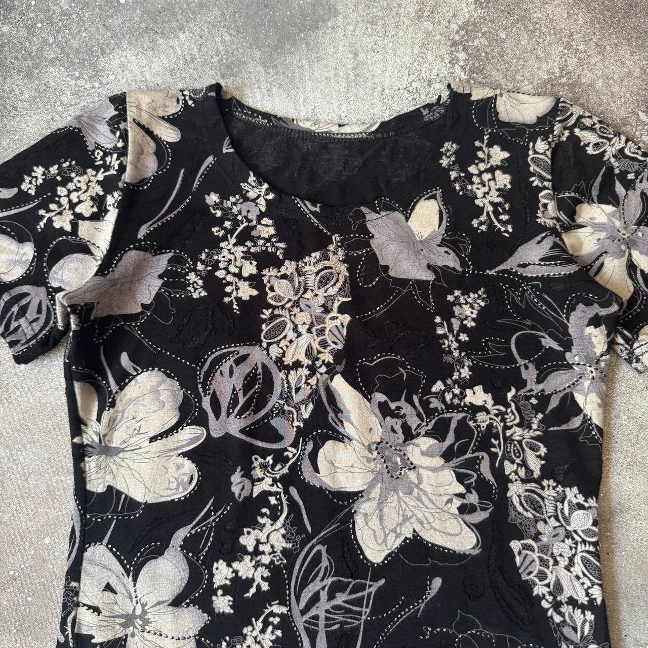 20471120 × Hysteric Glamour × Japanese Brand Amazing Vintage Gothic Floral T-Shirt Size M / US 6-8 / IT 42-44 - 3 Thumbnail