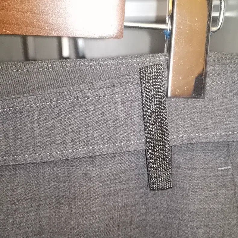 Brunello Cucinelli Brunello Cucinelli Wool Beaded Culottes Size 25" / US 0 / IT 36 - 2 Thumbnail