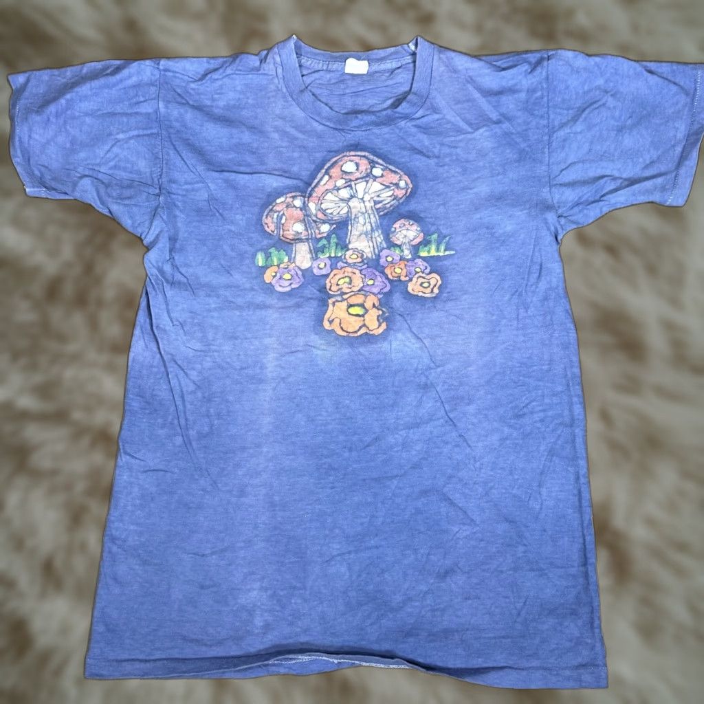Vintage Vtg Women's Single Stitch Purple T-shirt Short Sleeve Graphic Print Mushroom XXS Shirt Womens Purple Graphic Mushroom 90s Size XXS / US 00 / IT 34 - 1 Thumbnail