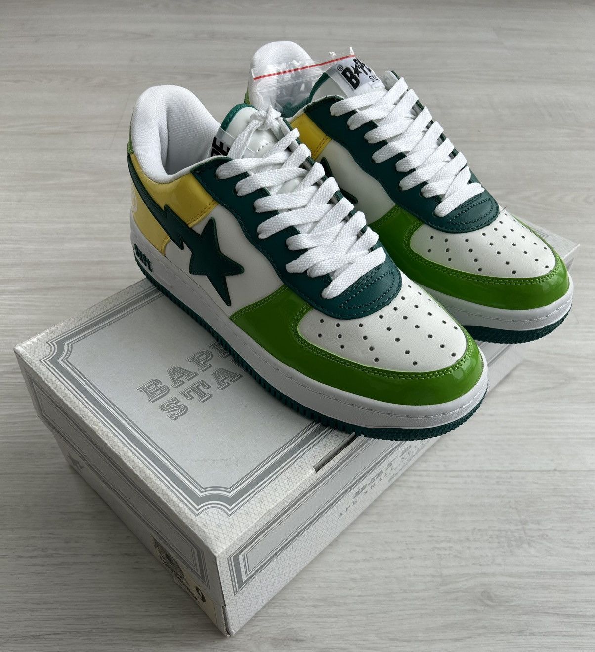 Bape VERY RARE OG 2009 A BATHING APE HONG KONG EXCLUSIVE BAPESTA Size US 9 / EU 42 - 7 Thumbnail