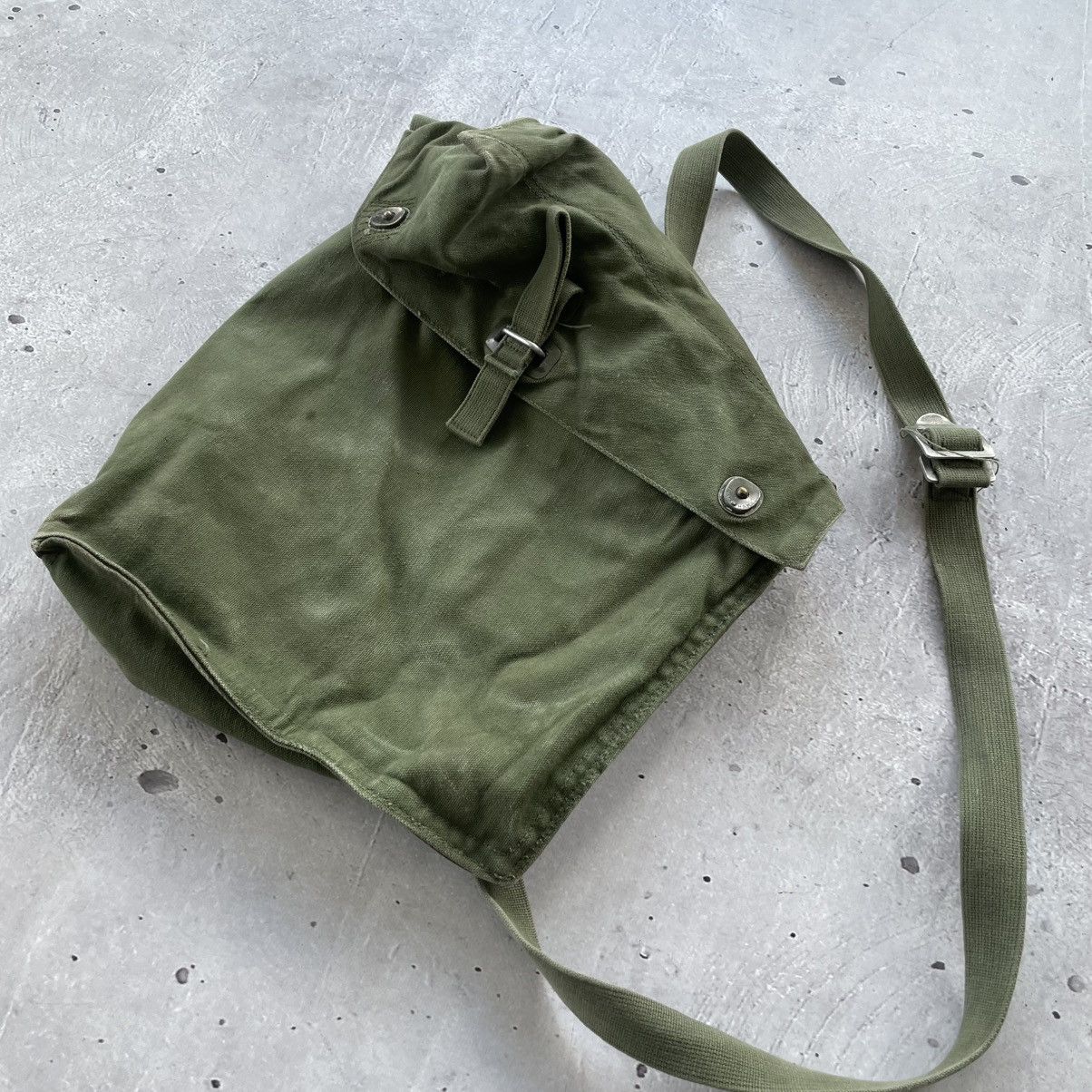 Vintage Vintage 1945 Canvas Genuine Military Crossbody Bag Size ONE SIZE - 3 Thumbnail