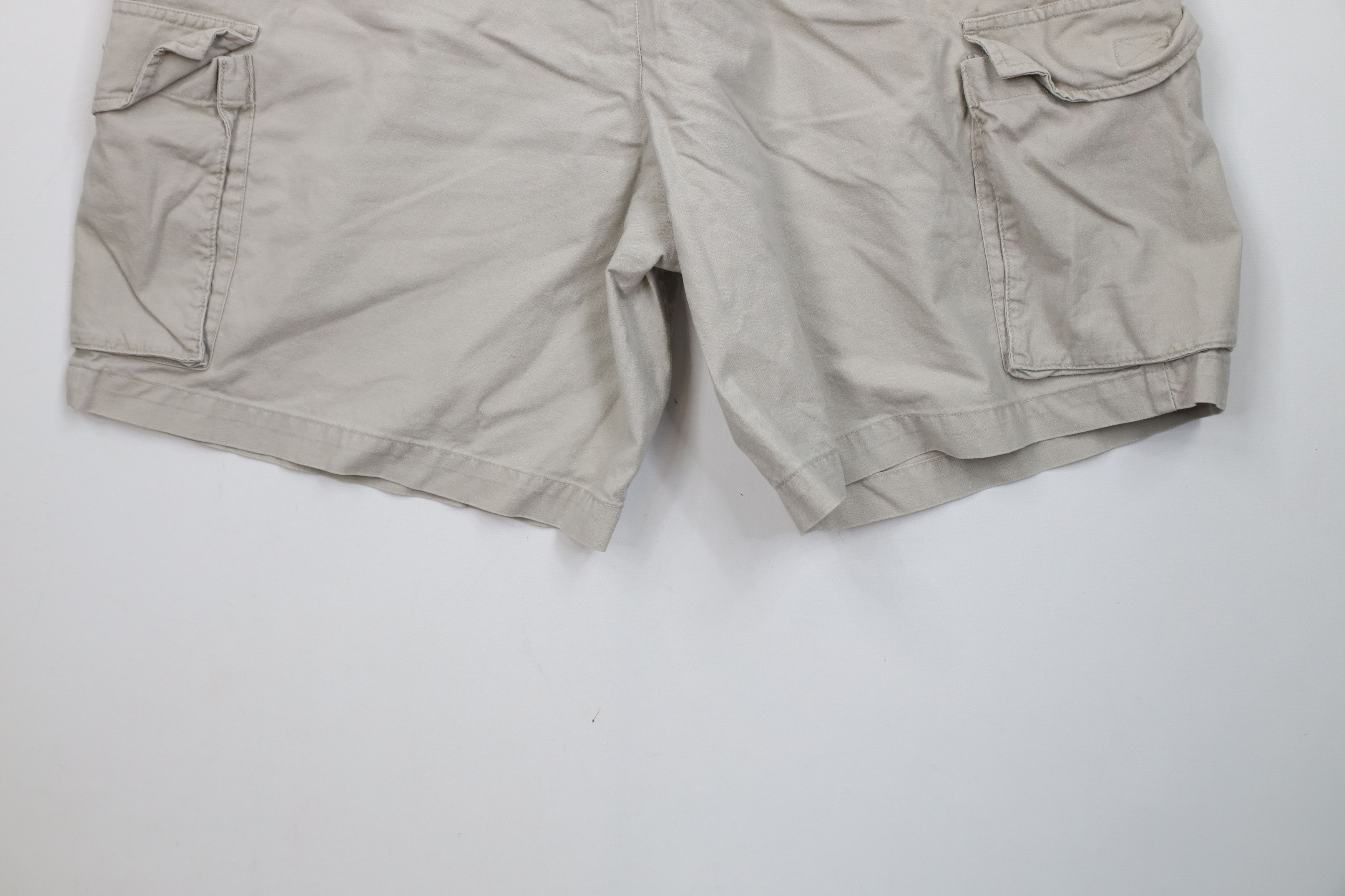 Columbia Vintage Columbia Above Knee Trekking Cargo Shorts Beige Size US 36 / EU 52 - 12 Thumbnail