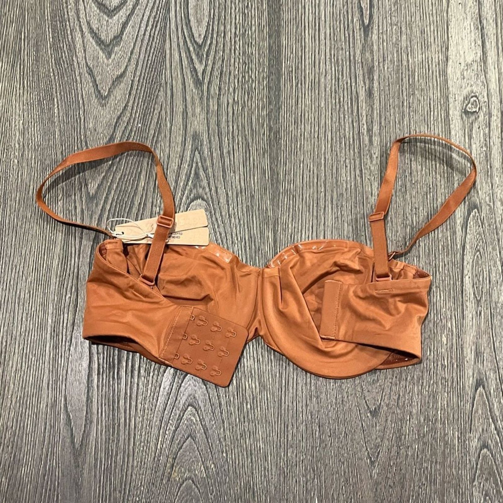 SKIMS NWT SKIMS Smoothing Intimates Strapless Bra 32DD Bronze Size S / US 4 / IT 40 - 5 Thumbnail