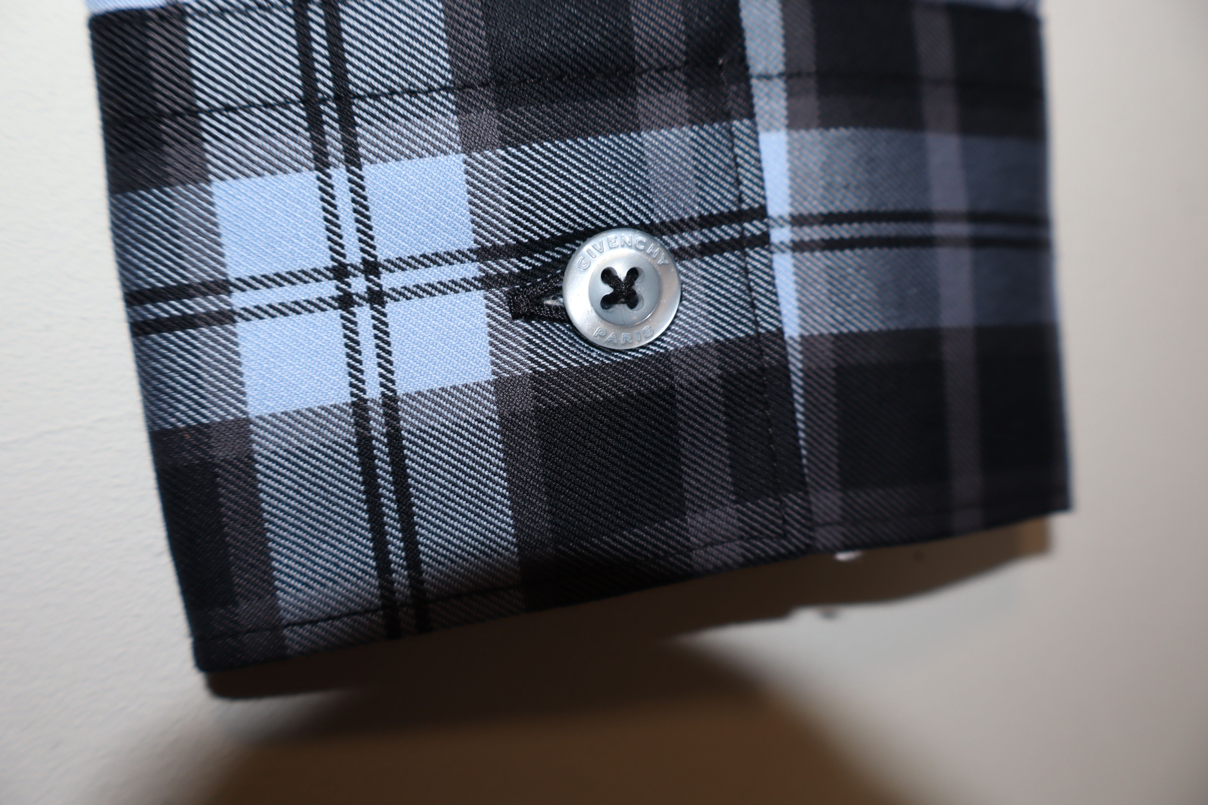 Givenchy star print check shirt Size US S / EU 44-46 / 1 - 7 Thumbnail