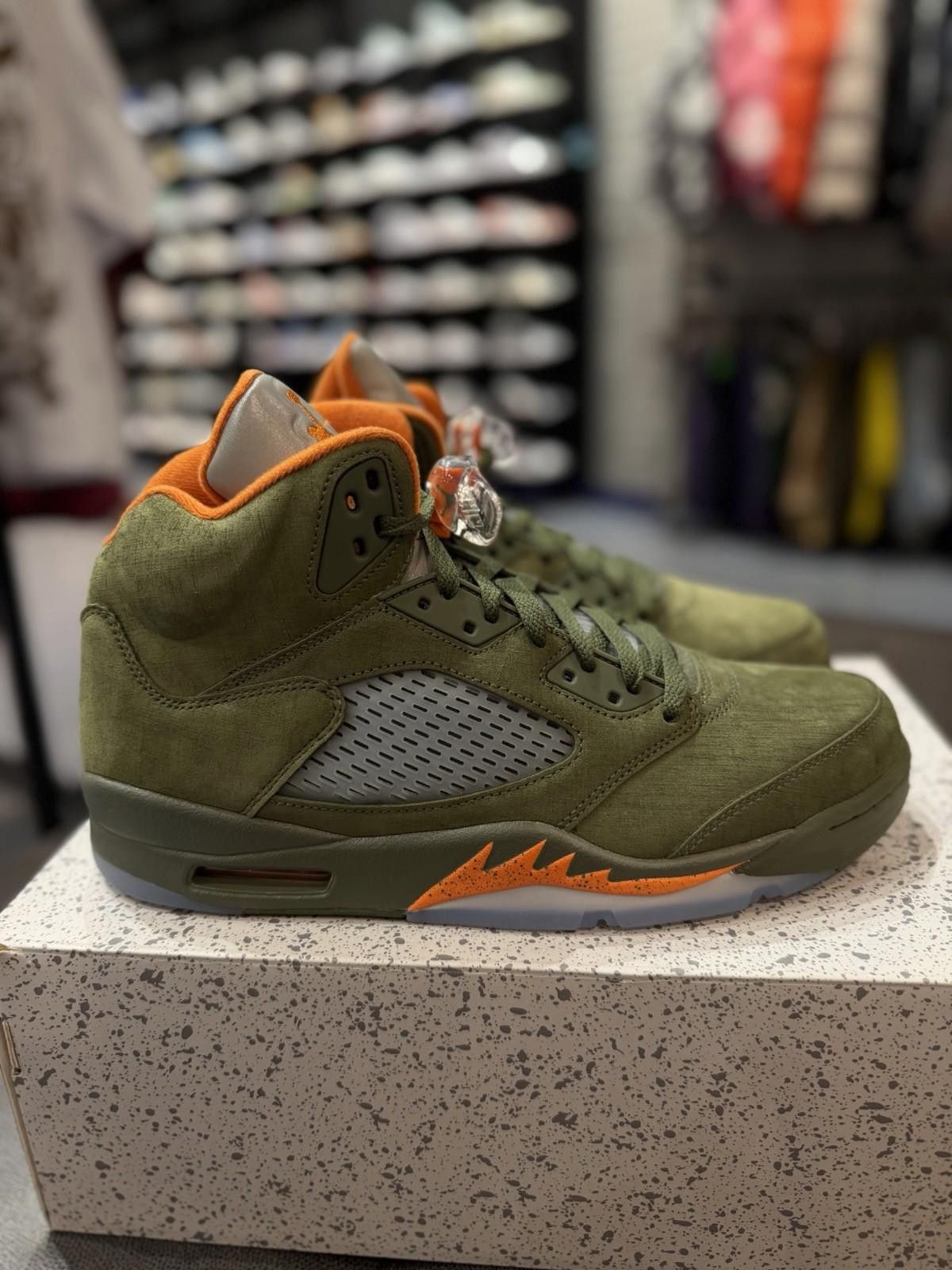Jordan Brand Air Jordan 5 Retro Olive 2024 DD0587-308 | Men’s Size 12 Size US 12 / EU 45 - 9 Thumbnail