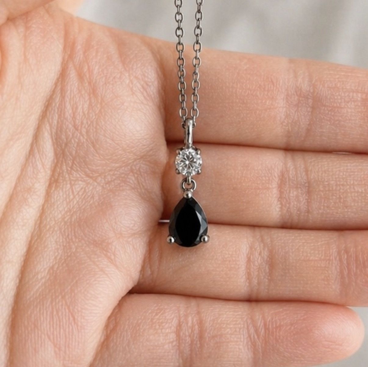 Other Beautiful tear drop necklace Size ONE SIZE - 5 Thumbnail