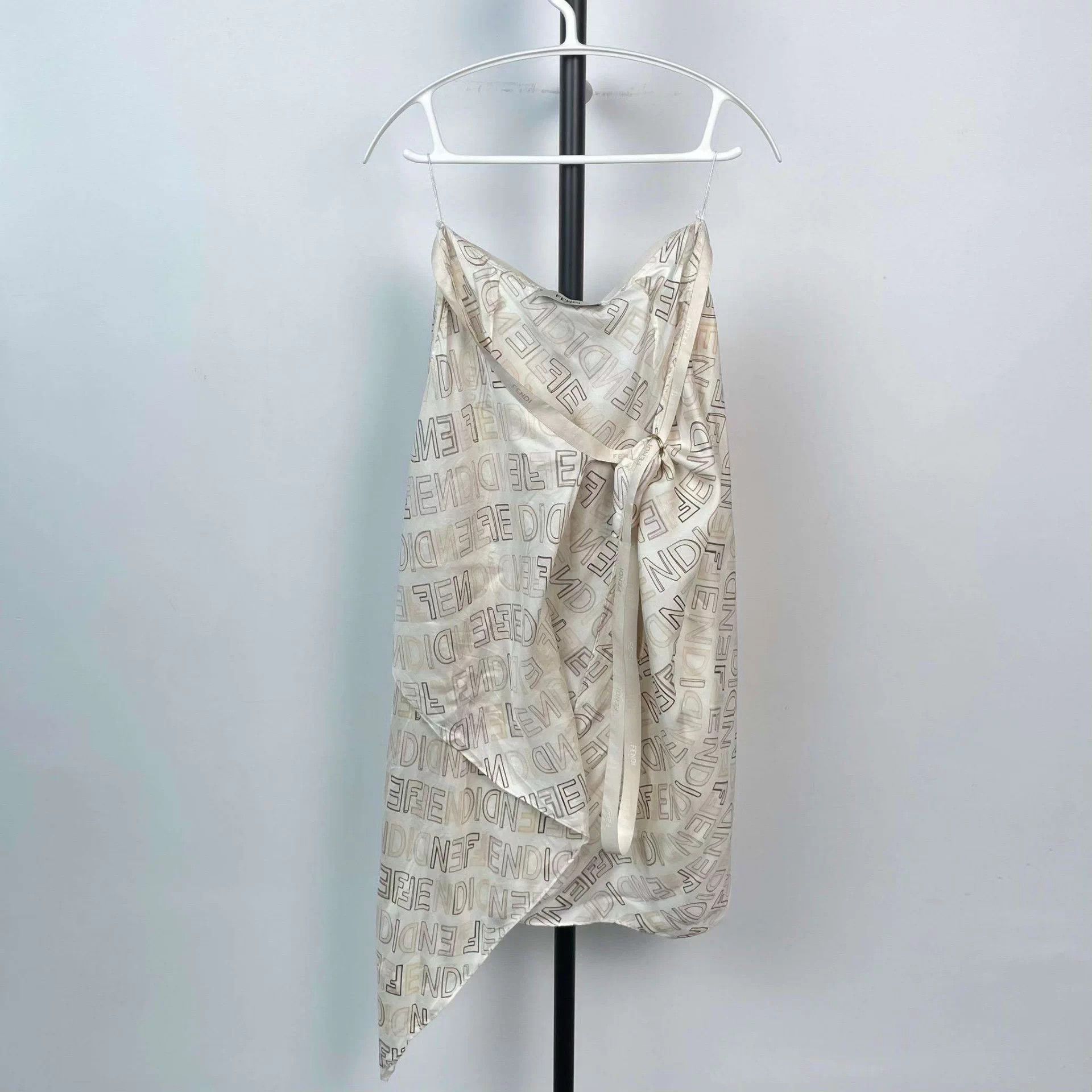 Fendi Fendi Letter Print Asymmetric White Skirt Size 36 Size 26" / US 2 / IT 38 - 1 Thumbnail