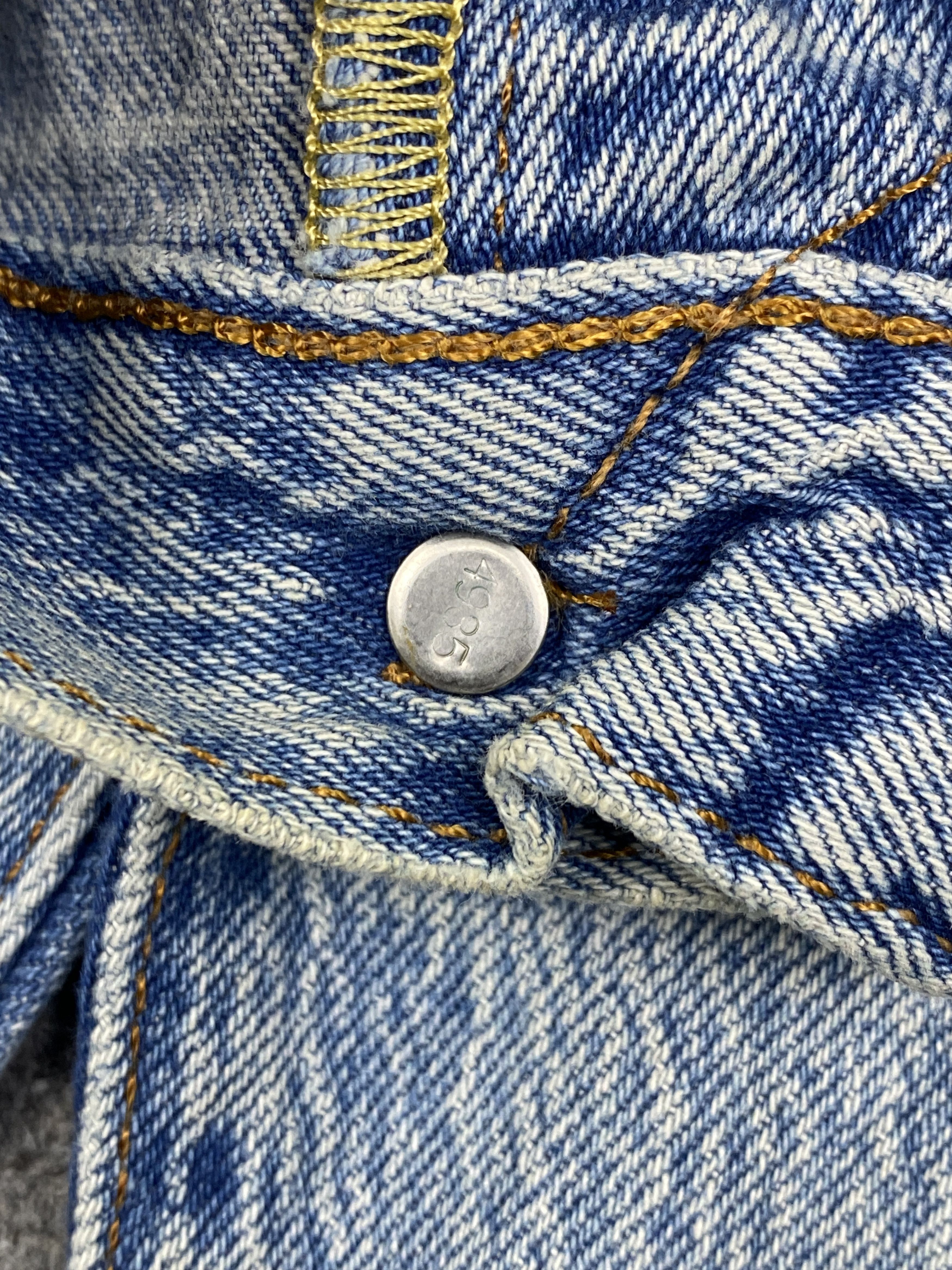 Levi's Vintage Levis 501 Lightwash Blue Jeans DP2833 Size US 34 / EU 50 - 8 Thumbnail