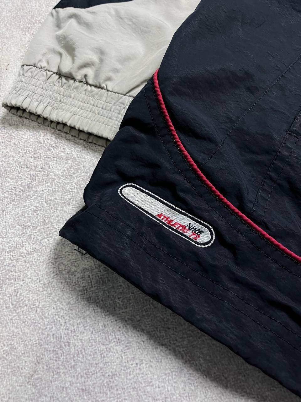 Nike VINTAGE NIKE SWOOSH WINDRUNNER JACKET Y2K L Size US L / EU 52-54 / 3 - 2 Thumbnail
