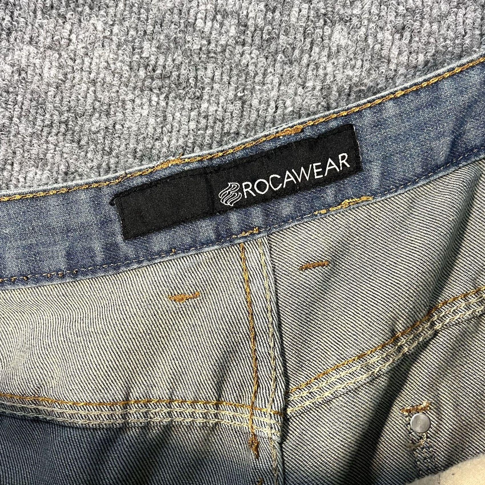 Rocawear VINTAGE Rocawear Shorts Mens 38 Blue Denim Jorts Hip Hop Skater Baggy Y2K Grunge Shorts Mens 38 Blue Denim Jorts Rocawear (Note: repetitive) Size US 38 / EU 54 - 4 Thumbnail