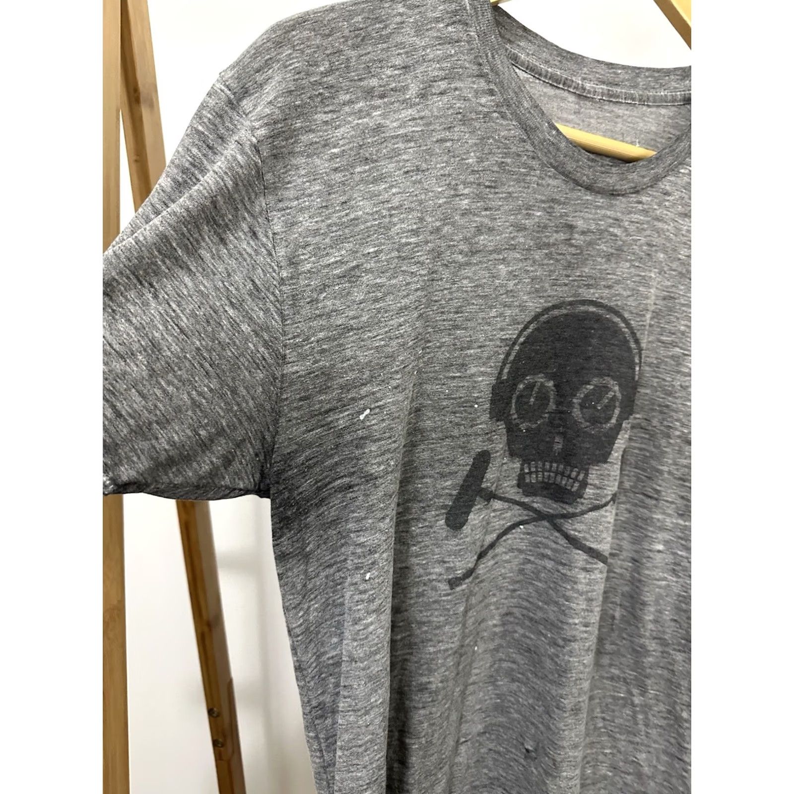 Vintage VTG Gradient Faded Worn Paper Thin Burnout Skull T-Shirt M Gray Mens Punk Audio Manglermixer Shirt Shirt Size US M / EU 48-50 / 2 - 5 Thumbnail