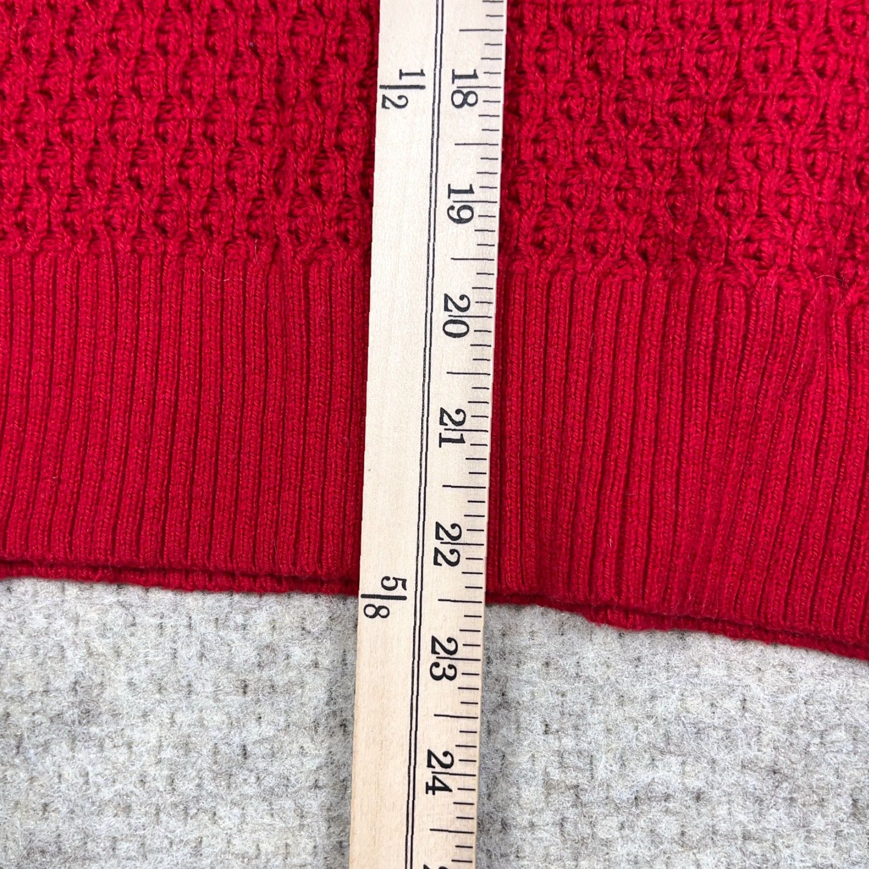 American Eagle Outfitters VINTAGE American Eagle Outfitters Sweater Women M Red V-Neck Cable-Knit Pullover Seasonal All Seasons, Lightweight, Classic, 00s Size M / US 6-8 / IT 42-44 - 7 Thumbnail