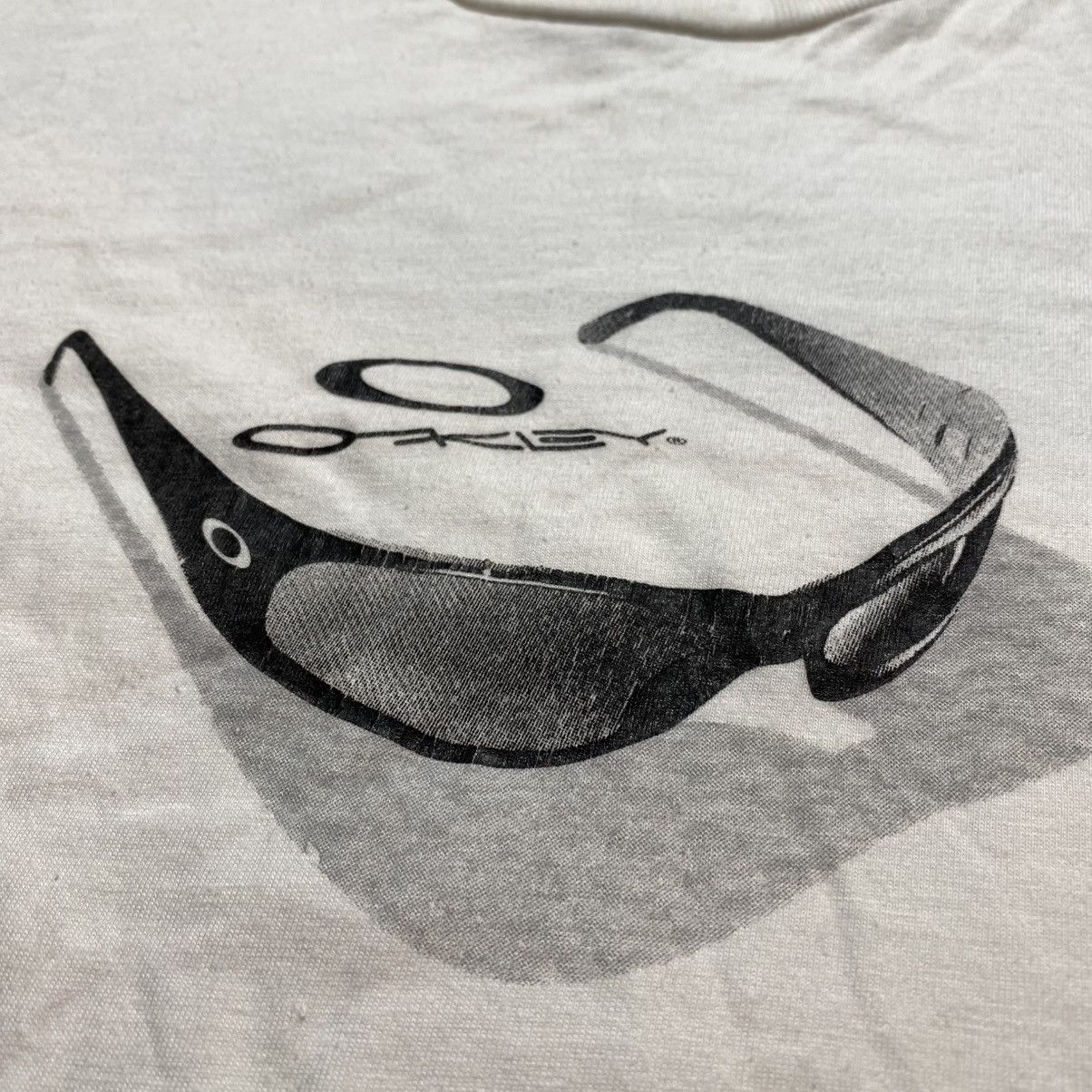 Oakley Vintage Y2K Oakley Tee Size US L / EU 52-54 / 3 - 3 Thumbnail