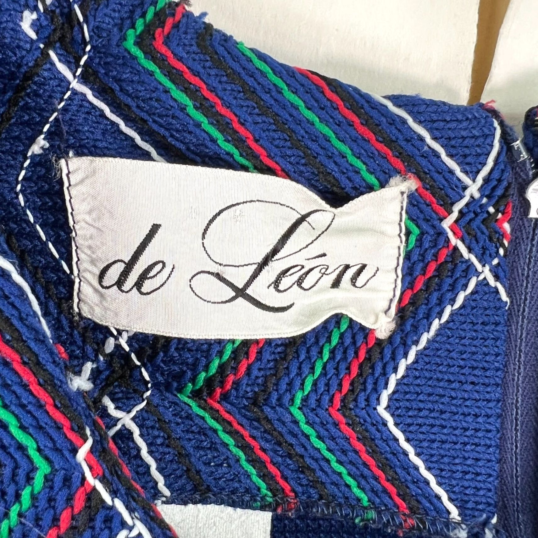Vintage VINTAGE de Leon Blouse Sleeveless Top Womens L Blue Geometric 80s 90s Zipper Round Neck Size L / US 10 / IT 46 - 4 Thumbnail