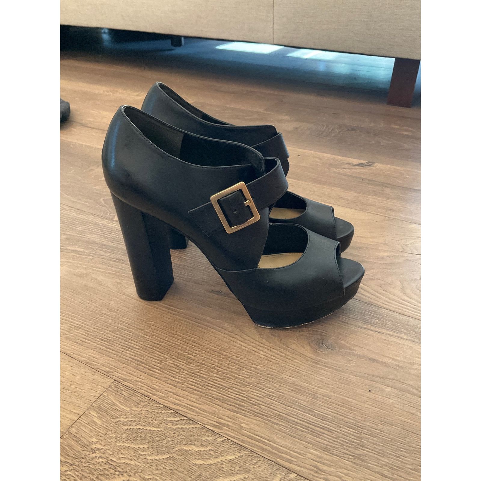 Michael Kors Women’s Michael Michael Kors heels, 9.5 Size US 9.5 / IT 39.5 - 1 Thumbnail