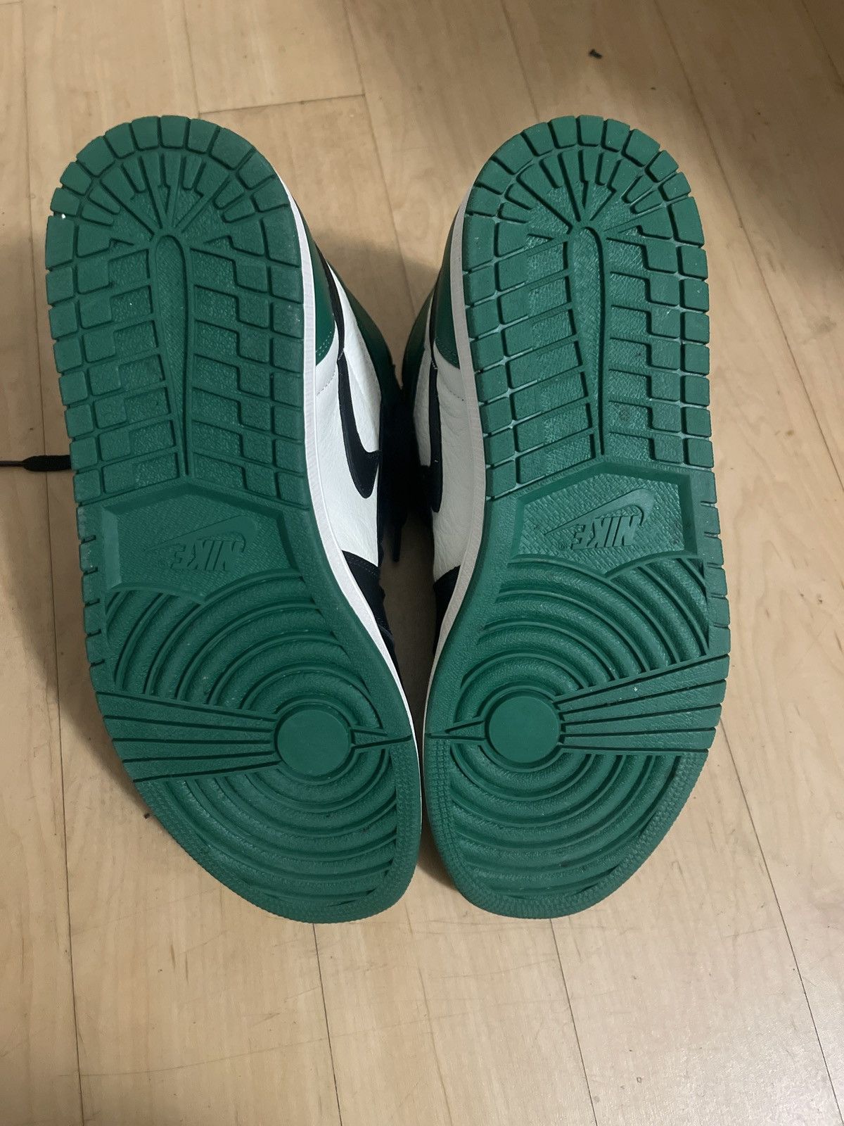 Jordan Brand Air Jordan 1 ‘Pine Green’ Size US 11.5 / EU 44-45 - 5 Thumbnail