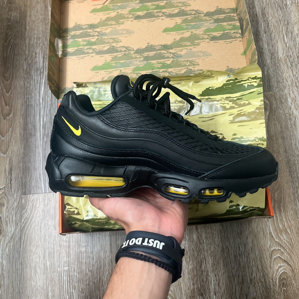 Corteiz × Nike Nike Air Max 95 Corteiz Honey Blacks size 8.5 Size US 8.5 / EU 41-42 - 3 Thumbnail