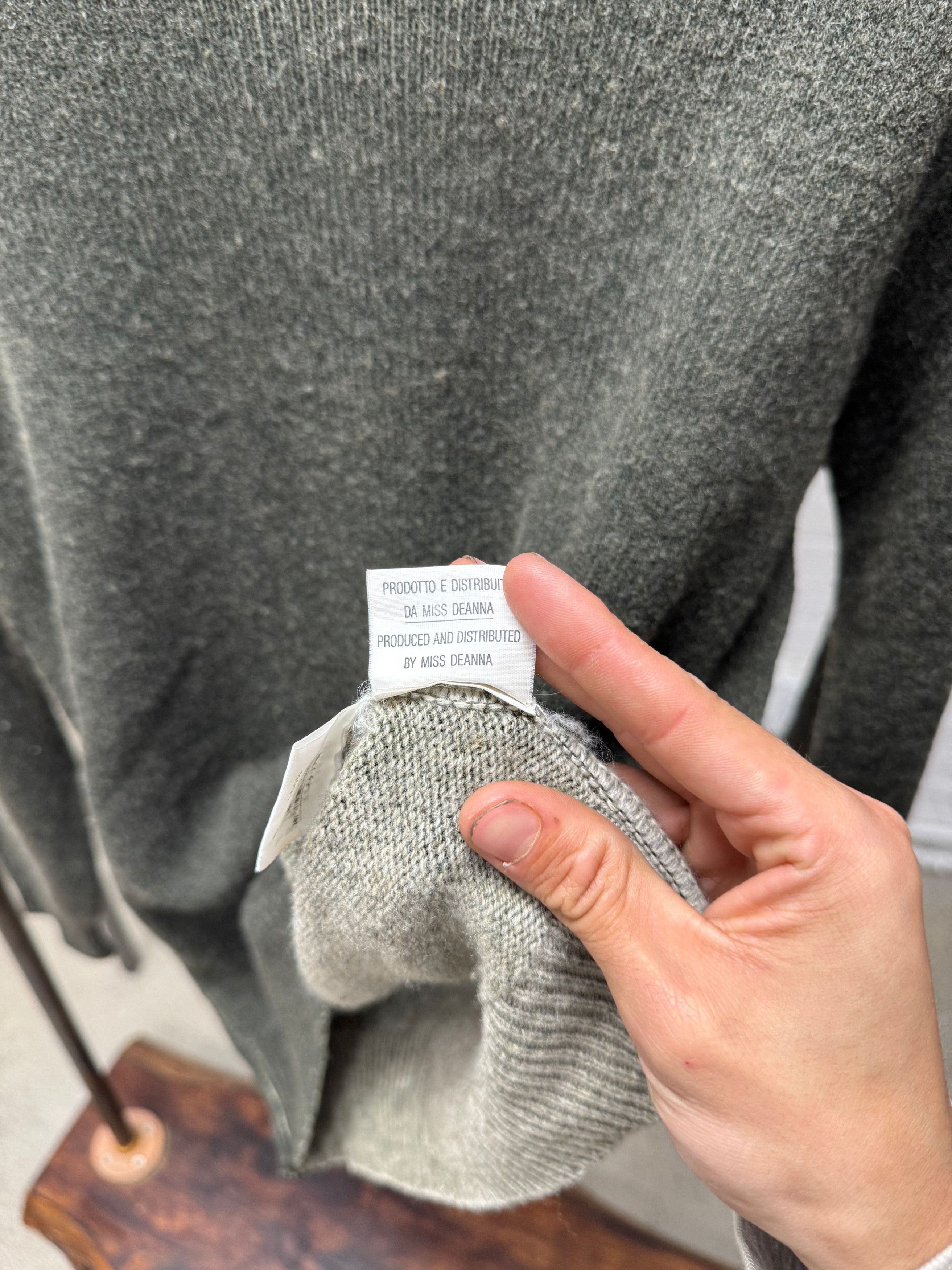 Maison Margiela 90s Maison Margiela ‘Miss Deanna’ Produced Wool Sweater Size US M / EU 48-50 / 2 - 5 Thumbnail