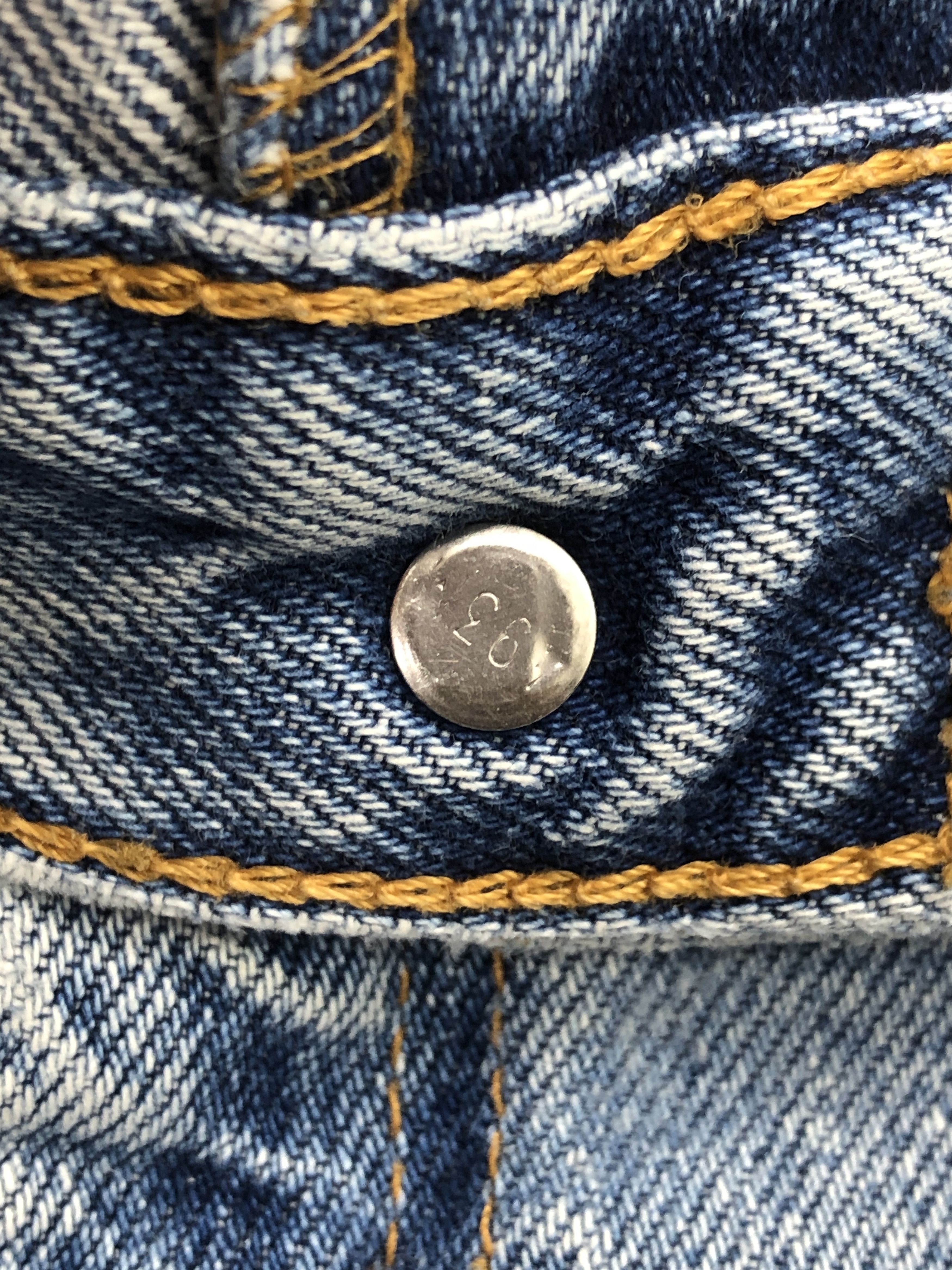 Levi's × Vintage Distressed Vintage 90s Levi's 505 Light Blue Washed Jeans Size US 32 / EU 48 - 15 Thumbnail