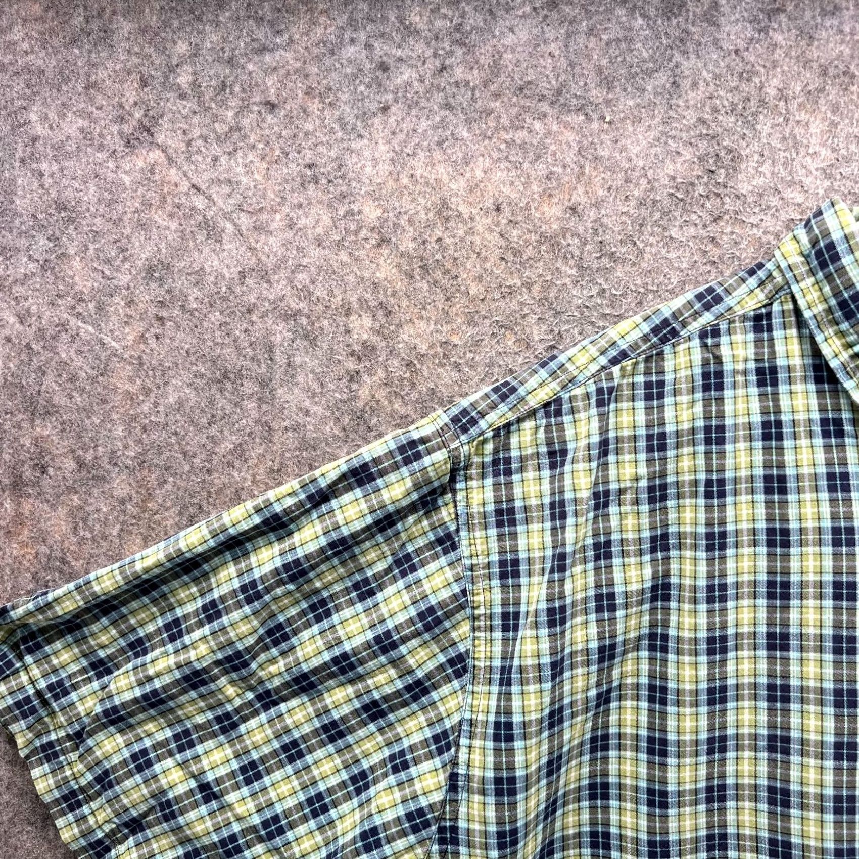 Carhartt VINTAGE Carhartt Shirt Mens Large Green Button Down Plaid Short Sleeve Hiking Size US L / EU 52-54 / 3 - 5 Thumbnail