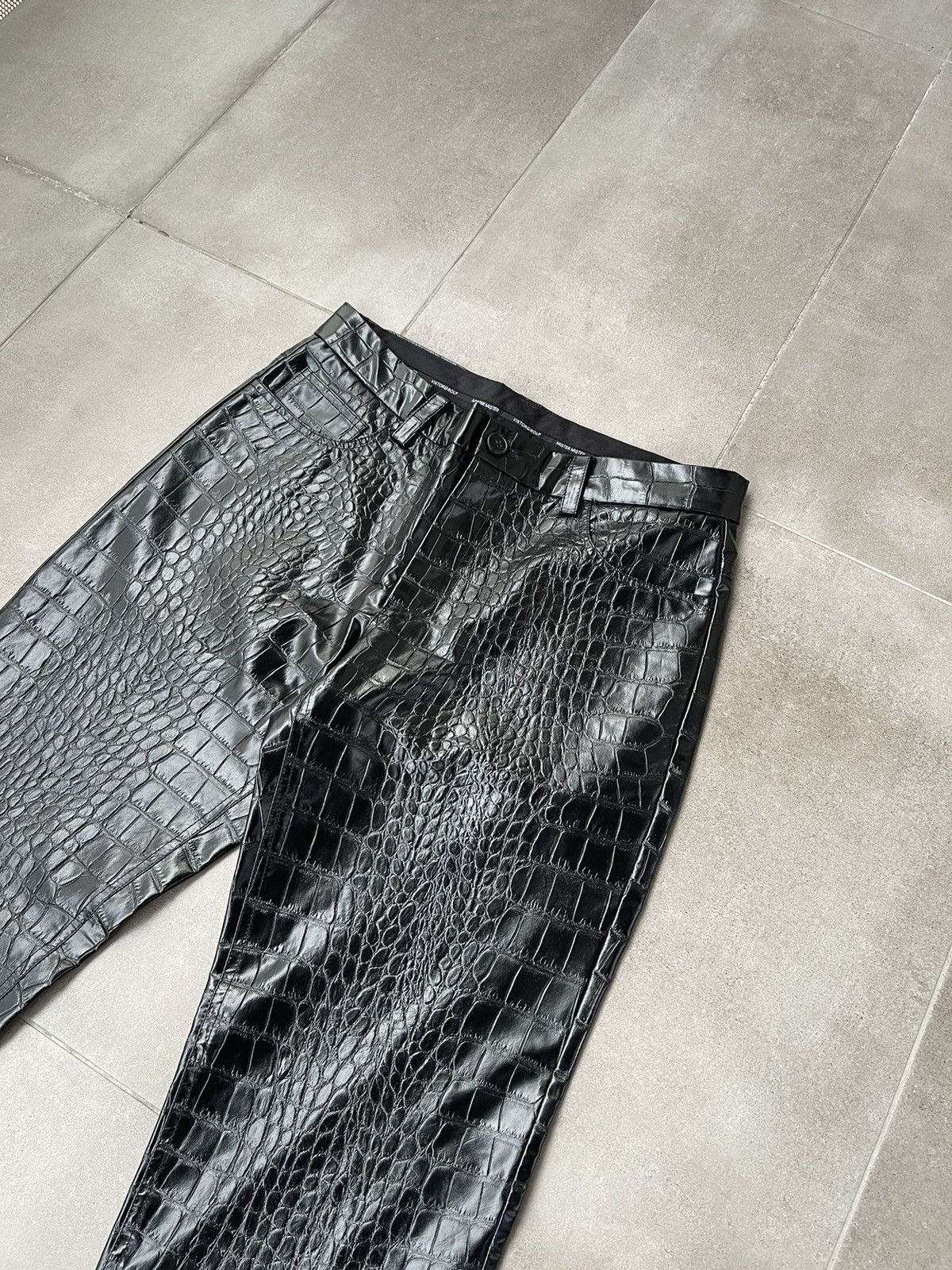 Viktor & Rolf !DS! SS23 Viktor & Rolf Crocodile Faux Leather Black Pants Size US 32 / EU 48 - 15 Thumbnail