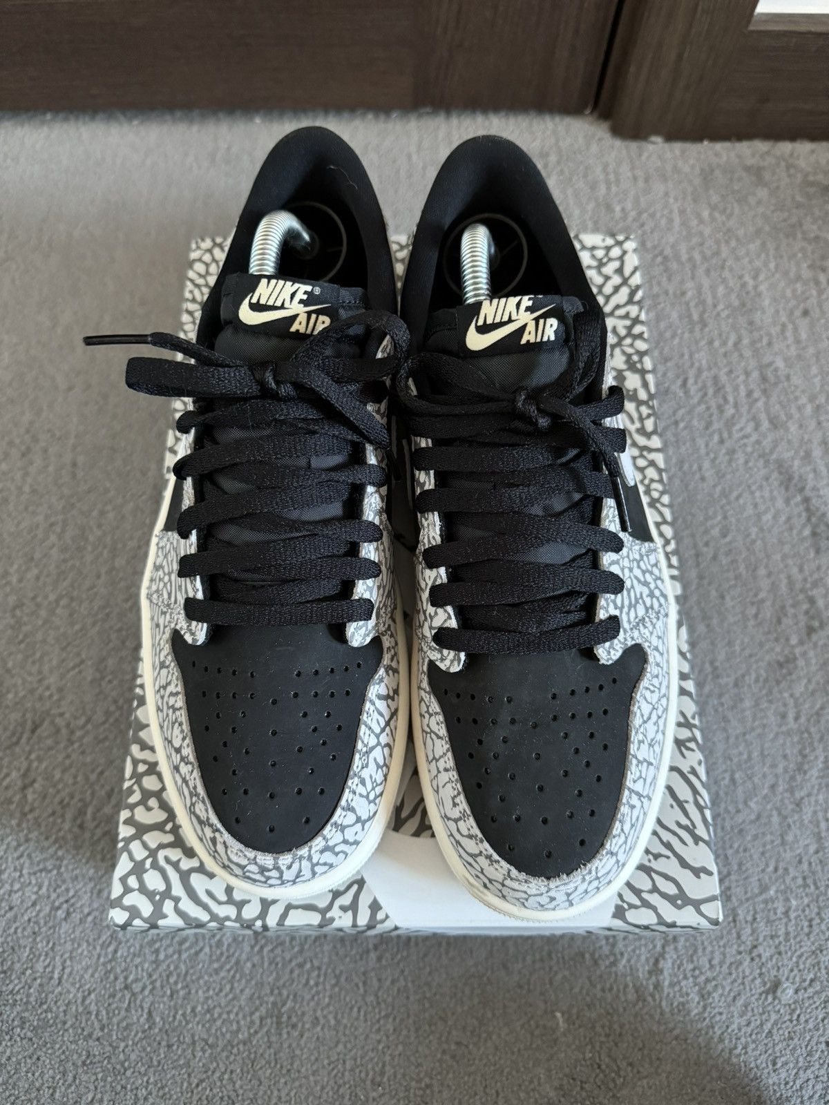 Jordan Brand × Nike Jordan 1 Retro Low OG Black Cement Size US 9 / EU 42 - 5 Thumbnail