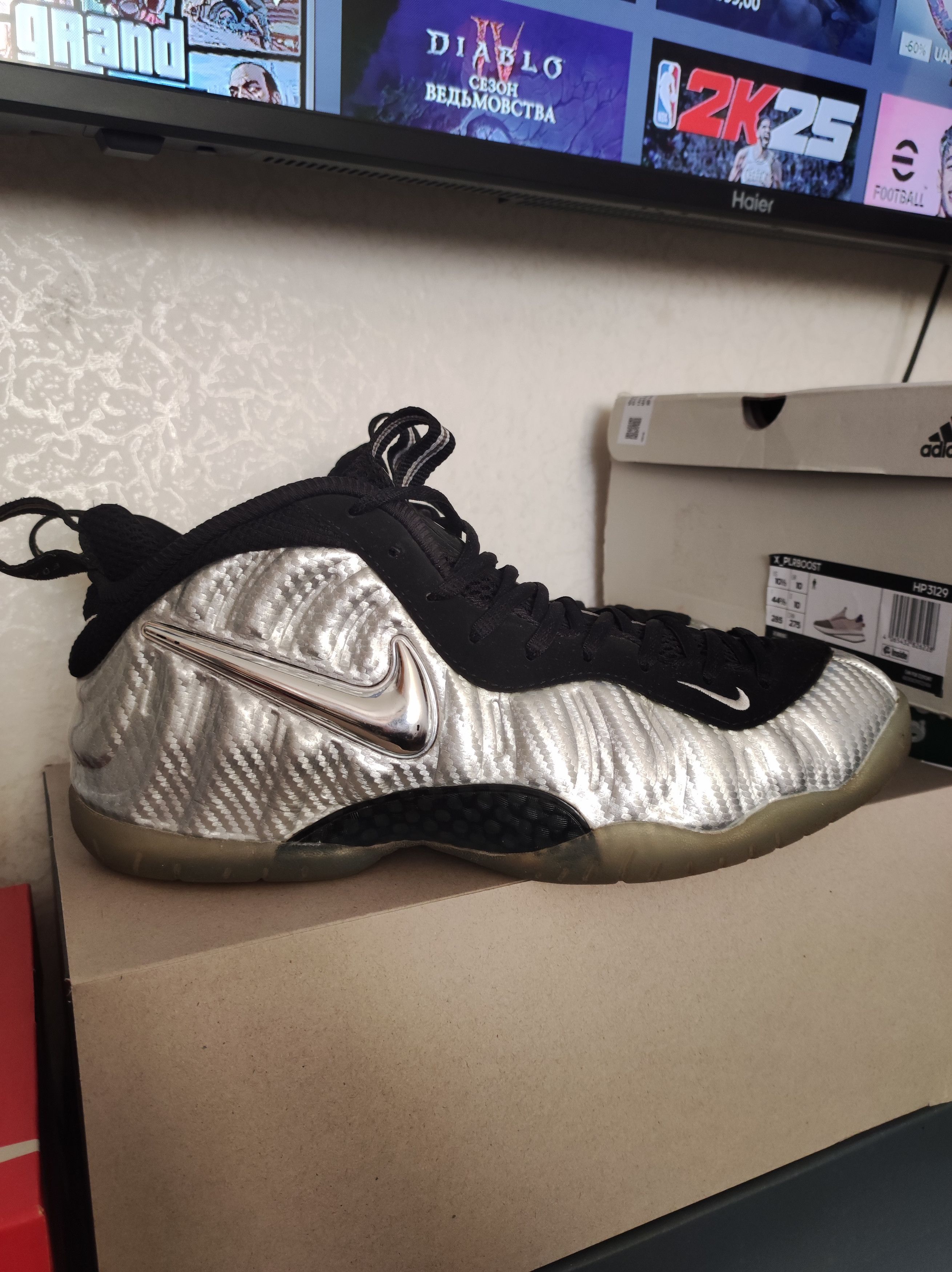 Hypebeast × Nike × Vintage Nike foamposite pro silver surfer US10 Size US 10.5 / EU 43-44 - 1 Thumbnail