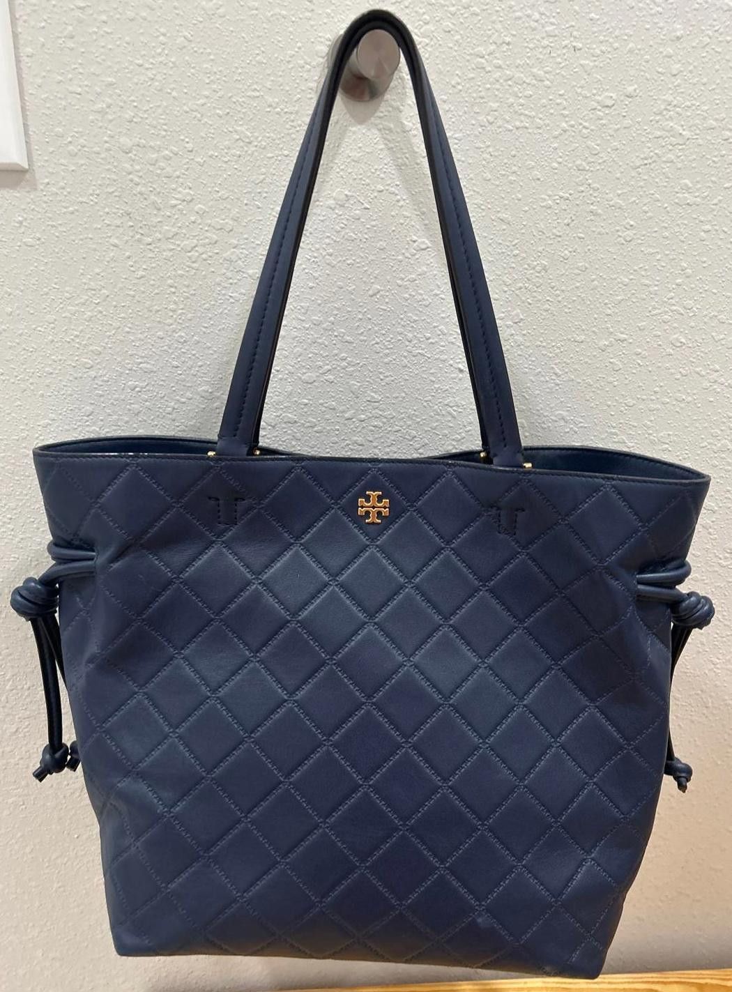 Designer Navy Tory Burch Georgia Quilted Tote Bag Size ONE SIZE - 1 Thumbnail