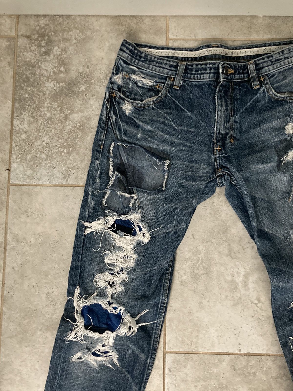 M] Number Nine Distressed Denim Skinny Cut Denim Jeans
