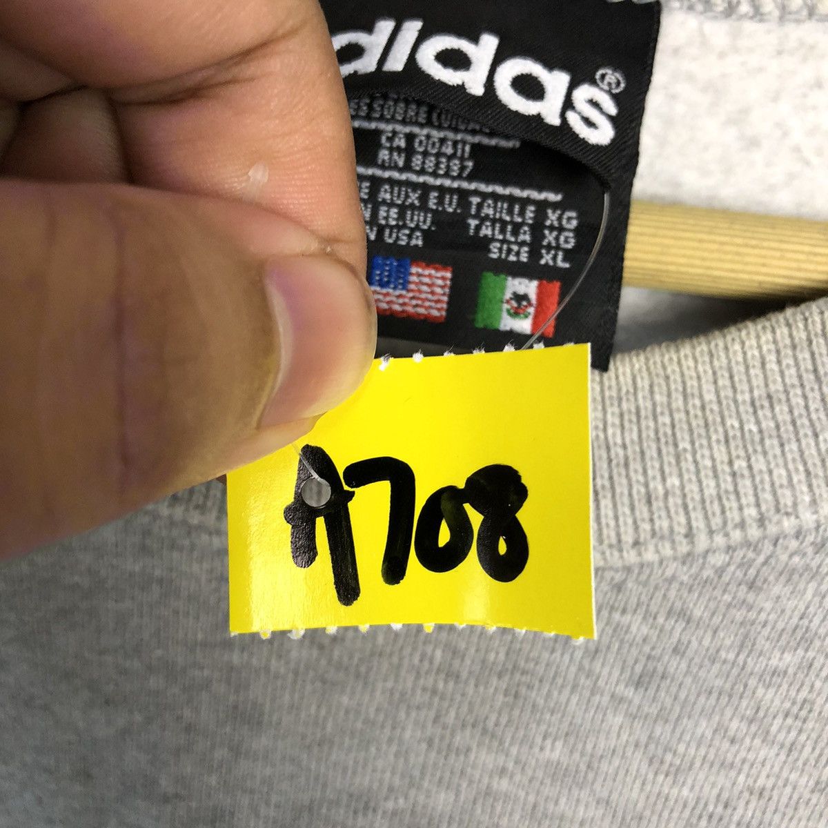 Adidas Adidas baggy vintage Grey Sweatshirt #A708 Size US XL / EU 56 / 4 - 11 Thumbnail