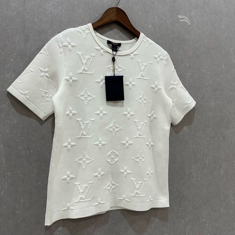 Louis Vuitton Louis Vuitton Embossed printed logo short sleeve 2505-Nexta Size US S / EU 44-46 / 1 - 3 Thumbnail