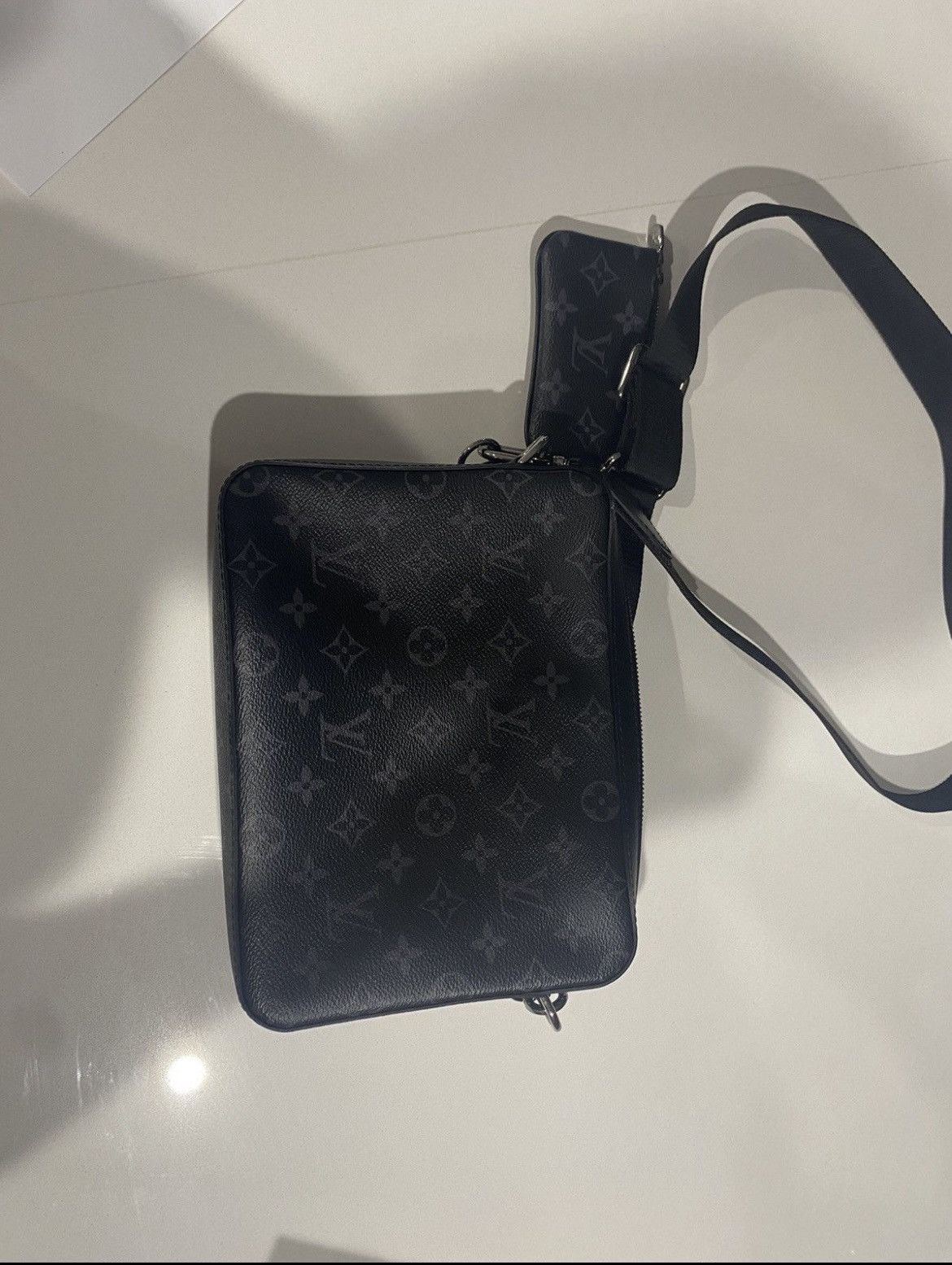 Louis Vuitton Louie v satchel bag Size ONE SIZE - 2 Thumbnail