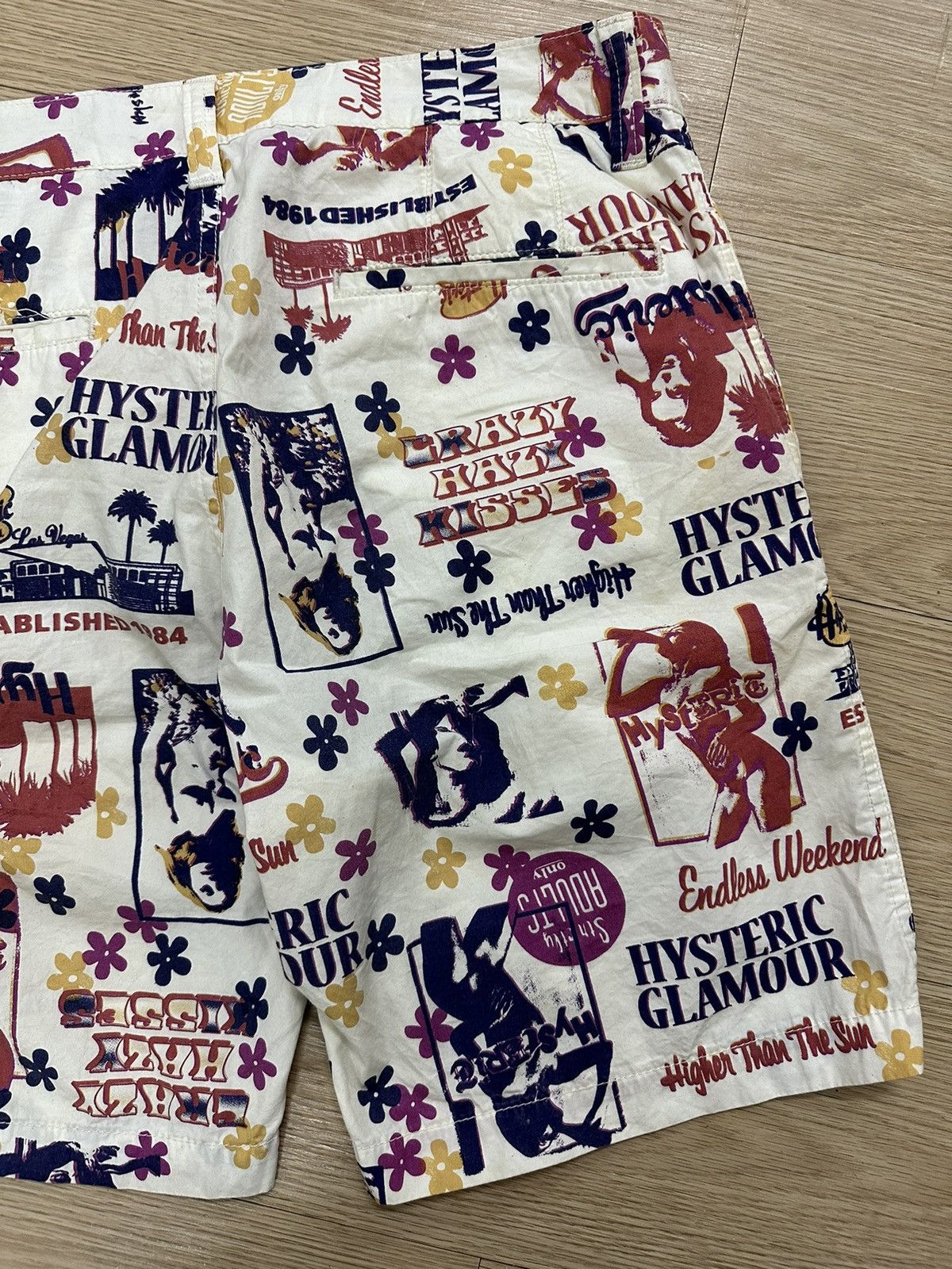 Hysteric Glamour Rare Beautiful Hysteric Glamour Sexy Girl Full Print Shorts Size US 33 - 14 Thumbnail