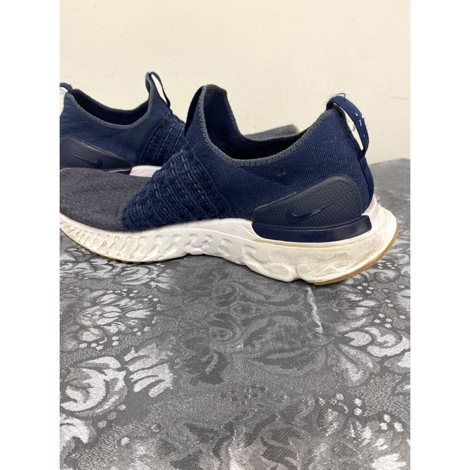 Nike NIKE React Phantom Run Flyknit 2 Slip On Sneakers Men's Size 11 College Navy Athletic Size US 11 / EU 44 - 7 Thumbnail