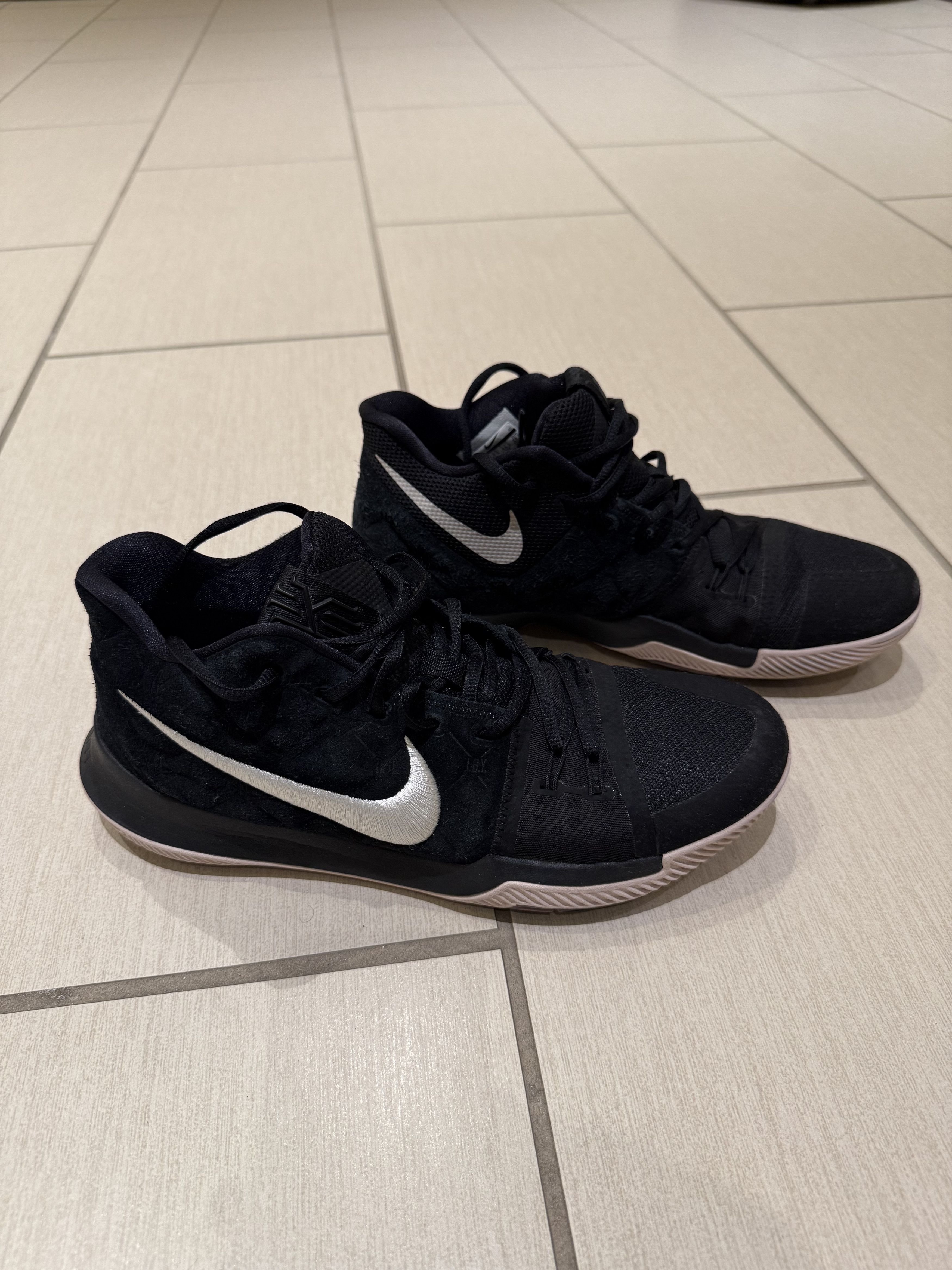 Nike Nike Kyrie 3 Black Suede Size US 10.5 / EU 43-44 - 1 Thumbnail