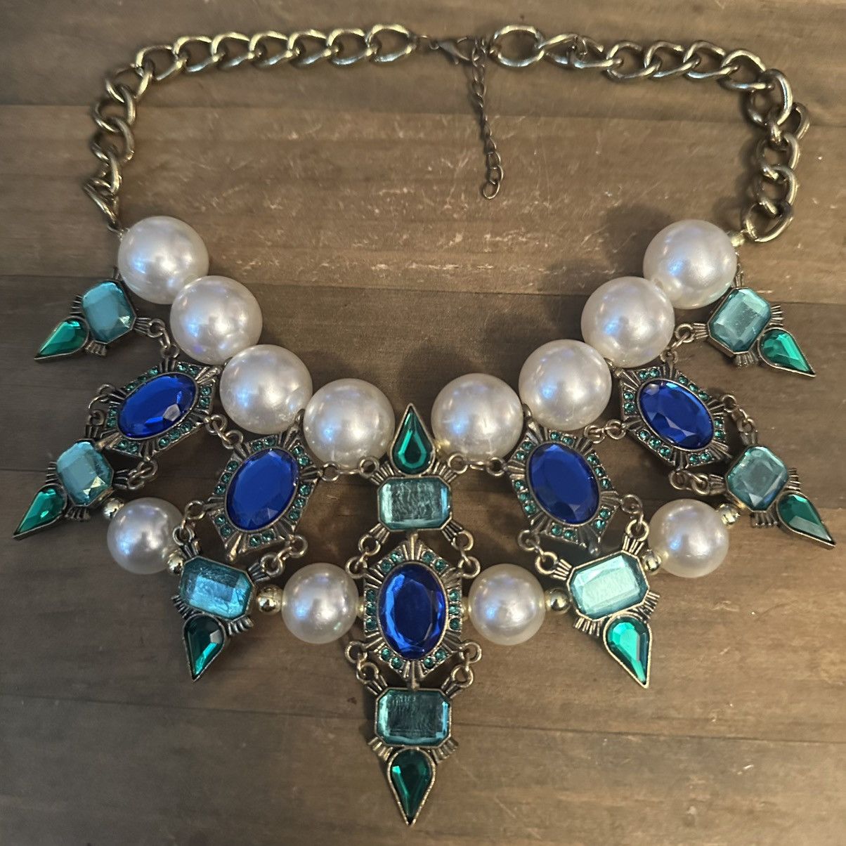 Other Chunky statement necklace w/pearls, green & blue rhinestones Size ONE SIZE - 4 Thumbnail