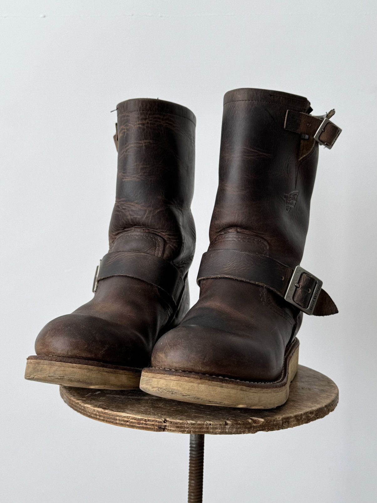 Red Wing Red Wing 2975 USA Engineer Brown Faded Leather Boots Size US 6 / EU 39 - 2 Thumbnail
