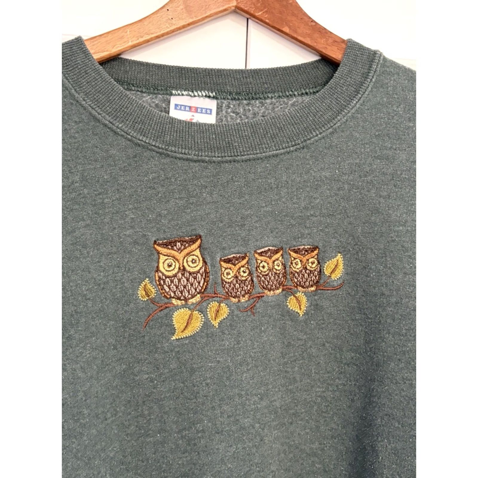 Jerzees VINTAGE Jerzees Sweatshirt Green Owl Embroidered XL Unisex Adults Crew Neck Long Sleeve Rhinestone 90s Bohemian Animals Activewear Pullover Shirt Size XL / US 12-14 / IT 48-50 - 3 Thumbnail