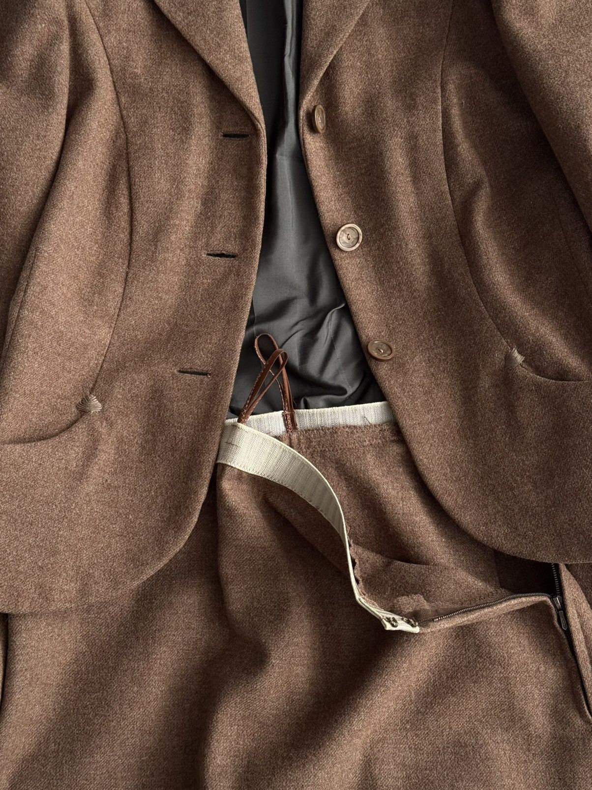 Vintage Vintage 1960s German Women’s Two Piece Wool Skirt Suit Size S / US 4 / IT 40 - 4 Thumbnail