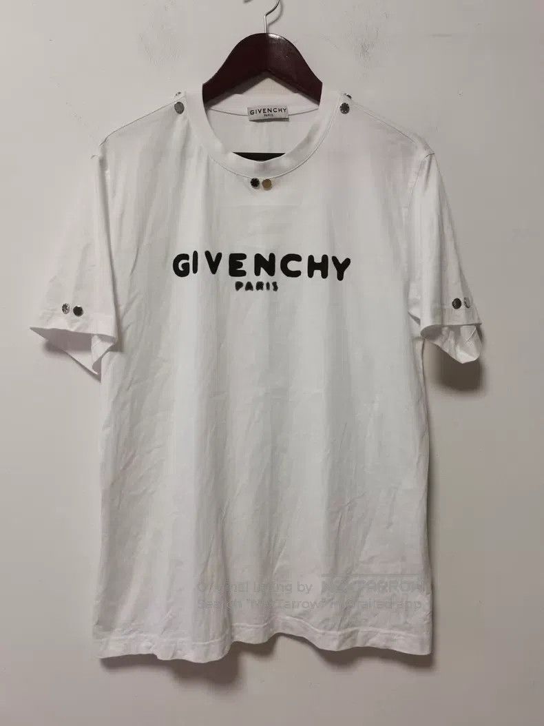 Givenchy Givenchy Short Sleeve T-shirt Size US S / EU 44-46 / 1 - 1 Thumbnail