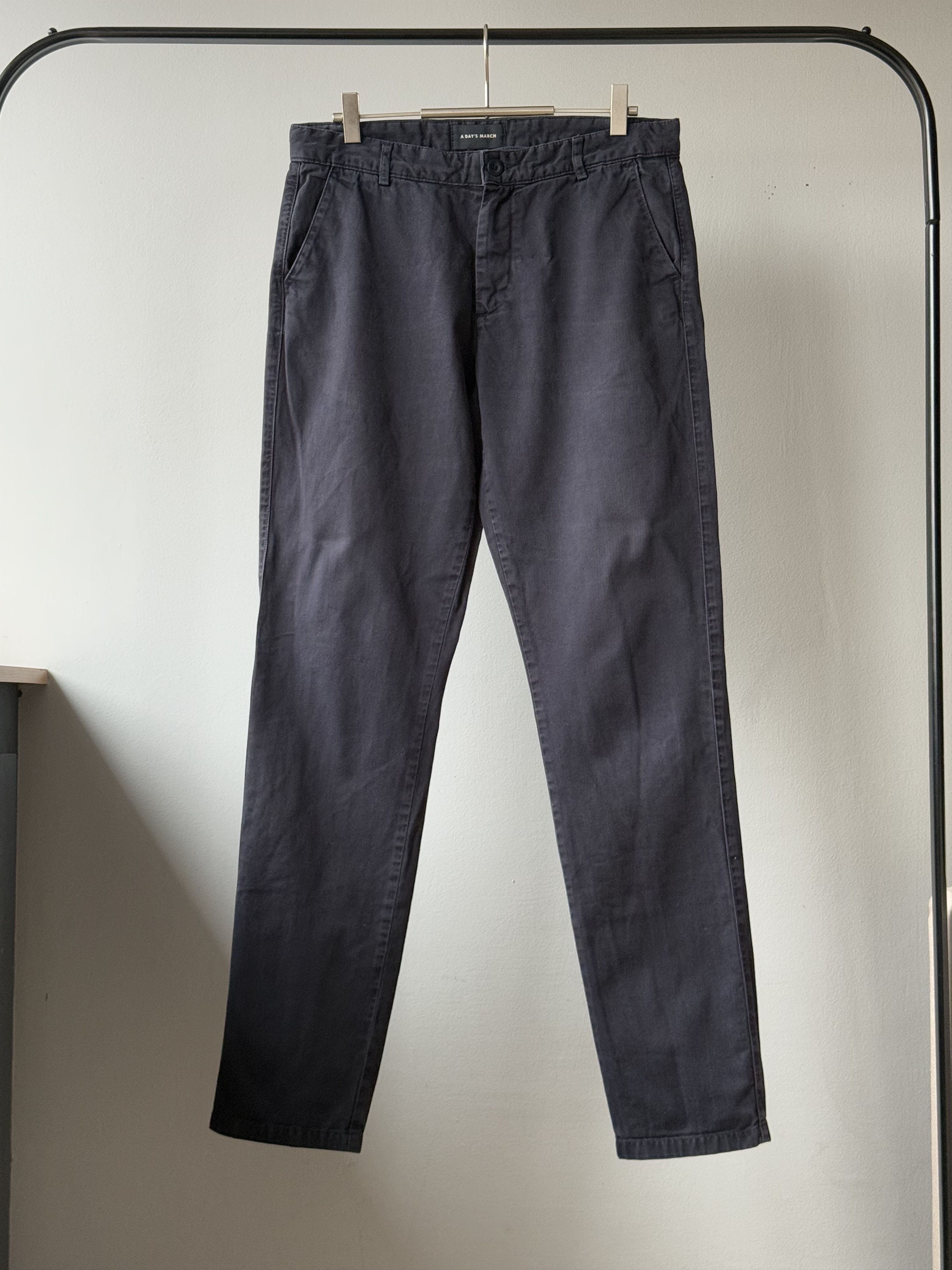 A Day's March A Day's March Classic Navy Slim Fit Chino Trousers Pants Size US 30 / EU 46 - 1 Thumbnail