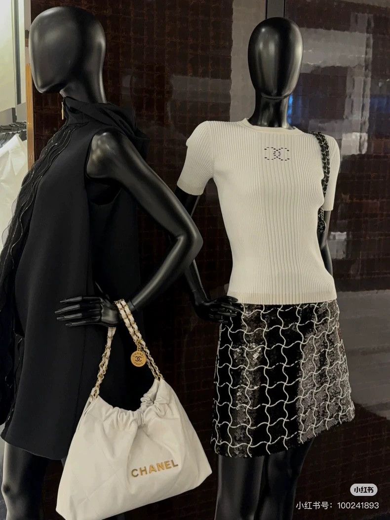 Chanel Chanel 25C show white double C hollow knitted short sleeve Size XS / US 0-2 / IT 36-38 - 9 Thumbnail