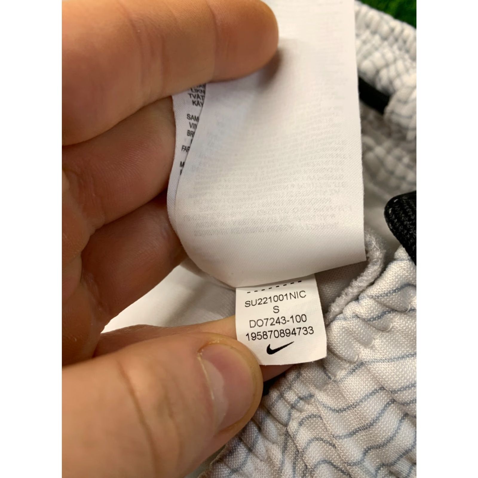 Nike NIKE AIR MAX ORIGINAL 2022 Casual Shorts S Men White Gray DO7243-100 Size US 29 - 6 Thumbnail