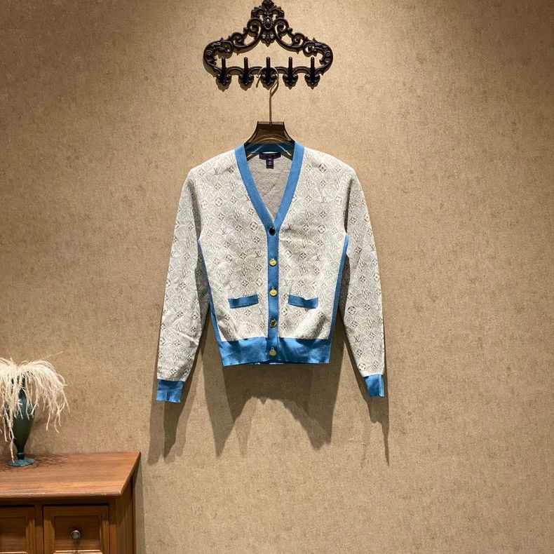 Louis Vuitton Louis Vuitton Presbyopia full print mulberry silk cardigan Size XS / US 0-2 / IT 36-38 - 1 Thumbnail