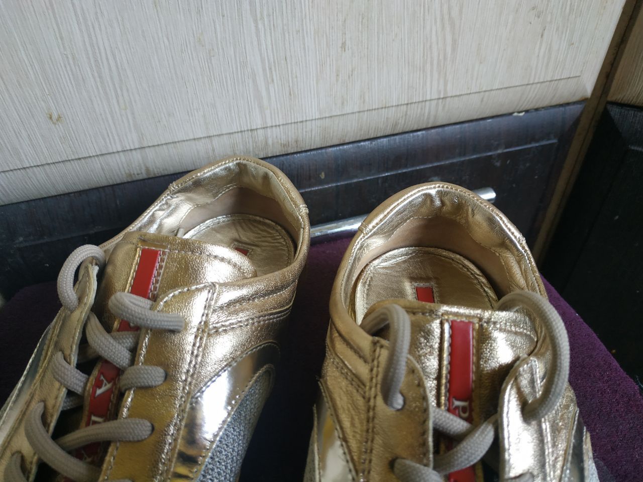 Prada Prada Linea Rossa Gold Metallic Sneakers EU39.5 Size US 9 / IT 39 - 23 Thumbnail