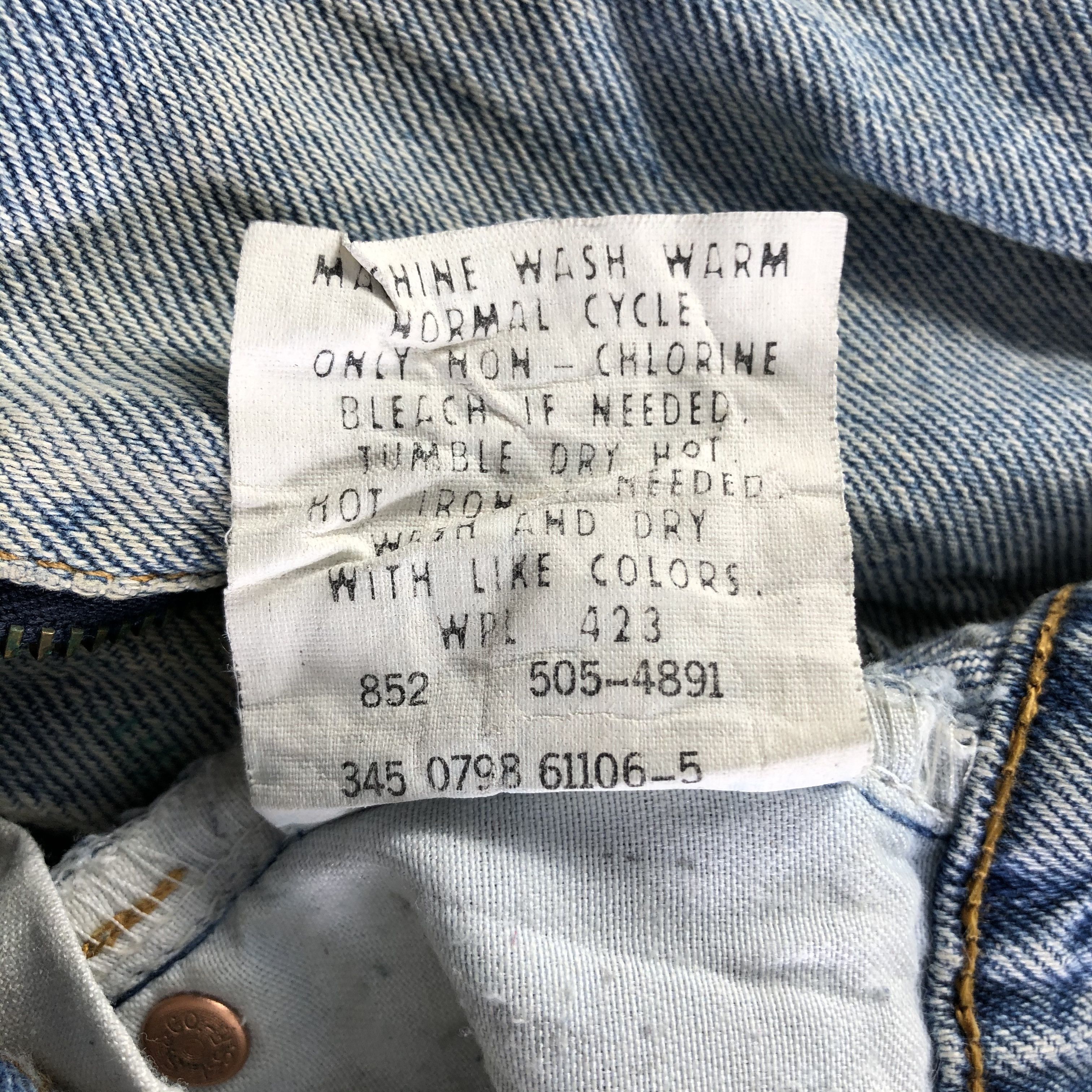 Levi's 90s Vintage Light Wash Levis 505 Jeans-J3371 Size US 31 - 11 Thumbnail
