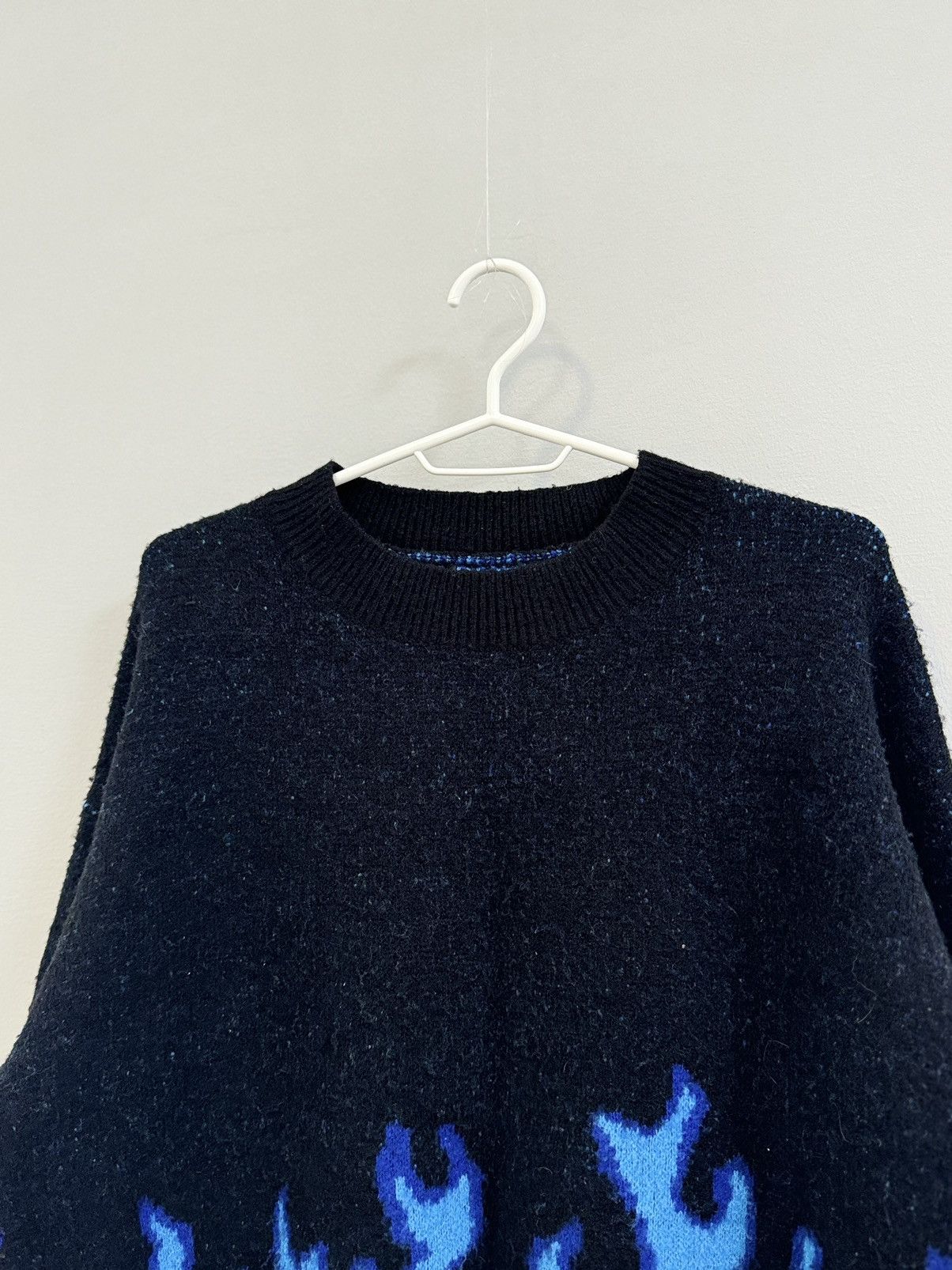 Hypebeast Woman’s Y2K long sleeve sweater Fire print hype Streetwear Size M / US 6-8 / IT 42-44 - 2 Thumbnail